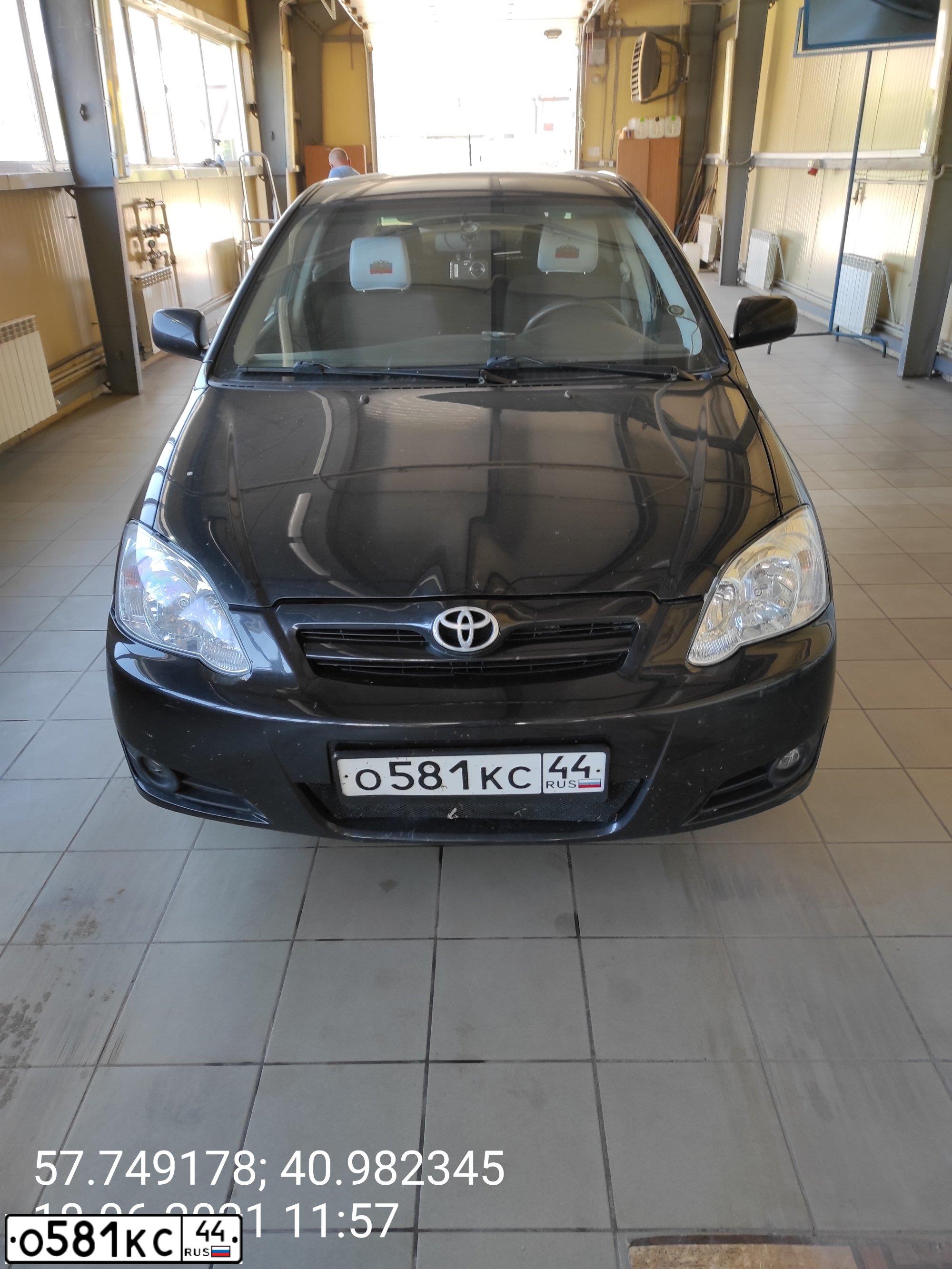 Фото автомобиля TOYOTA COROLLA, 2006 — госномер О581КС44. Цвет: ЧЕРНЫЙ