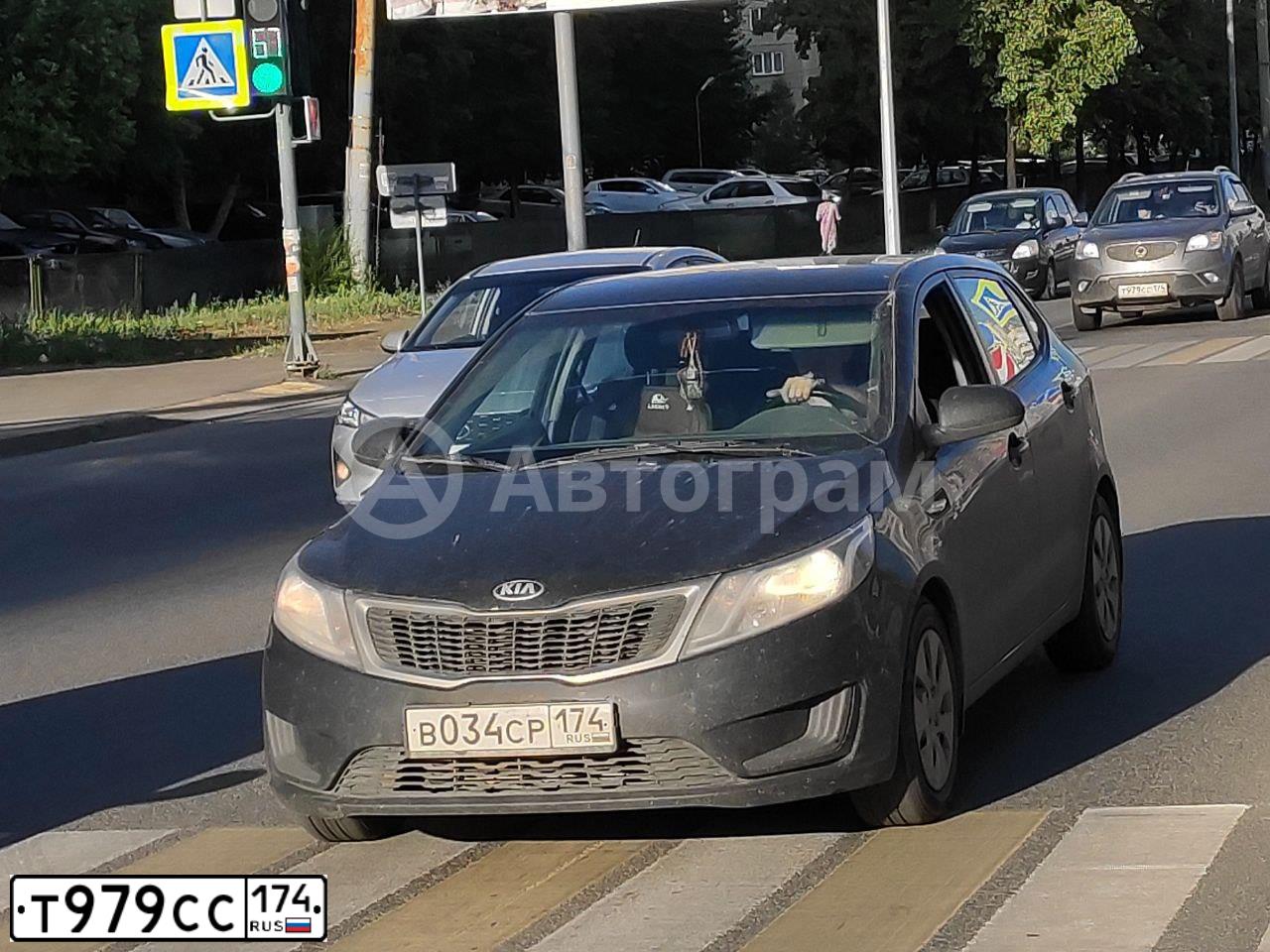 Фото автомобиля LADA LARGUS, 2013 — госномер С812УВ174. Цвет: СЕРО-БЕЖЕВЫЙ