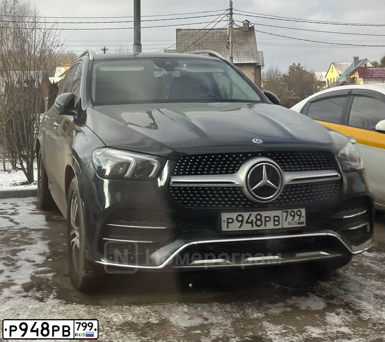 Фото автомобиля MERCEDES GLE-KLASSE, 2019 — госномер Р948РВ799. Цвет: ТЕМНО - ЗЕЛЕНЫЙ