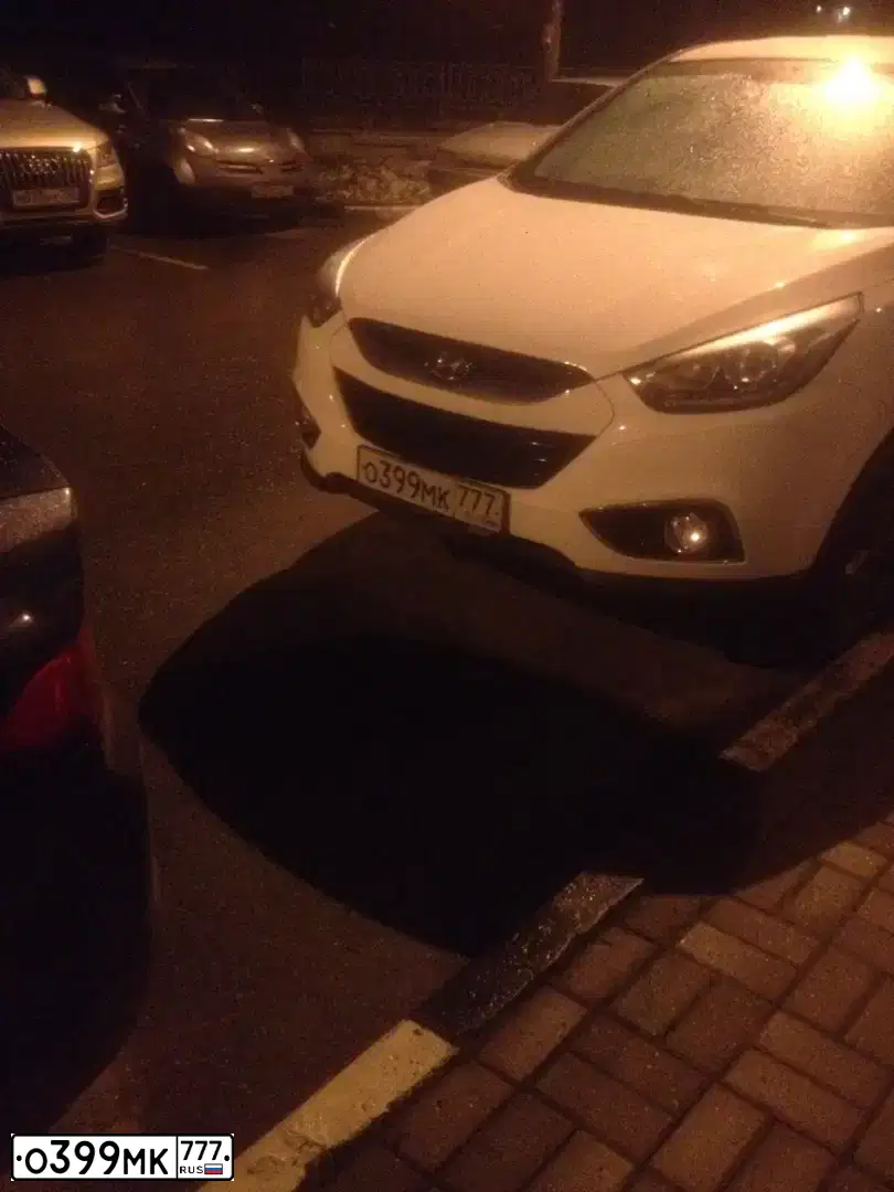 Фото автомобиля HYUNDAI IX35, 2014 — госномер О399МК777. Цвет: БЕЛЫЙ