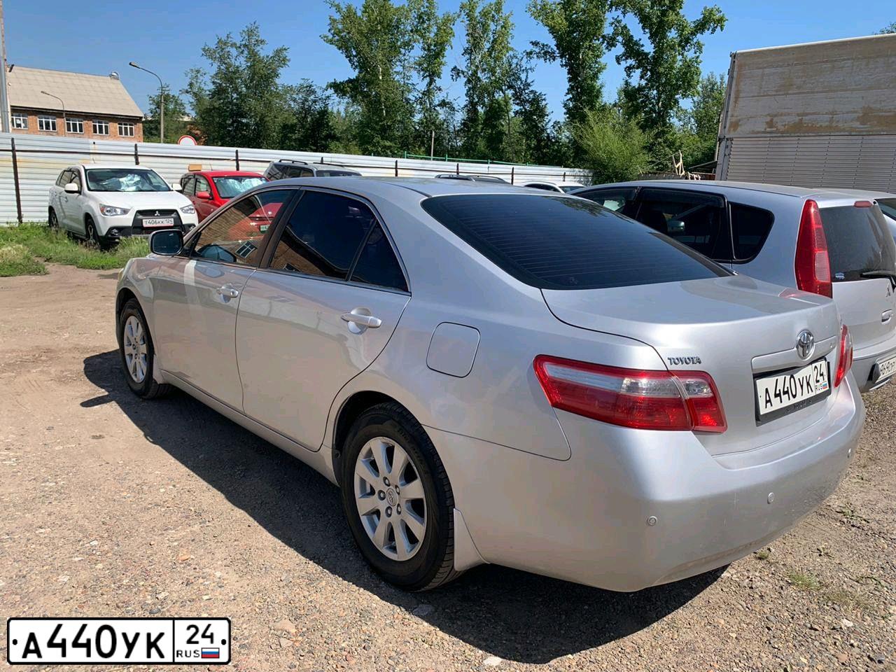 Фото автомобиля TOYOTA CAMRY, 2008 — госномер Х751ЕЕ138. Цвет: СЕРЫЙ