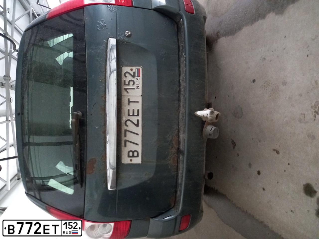Фото автомобиля LADA 2171 PRIORA, 2010 — госномер В772ЕТ152. Цвет: Серо-сине-зеленый