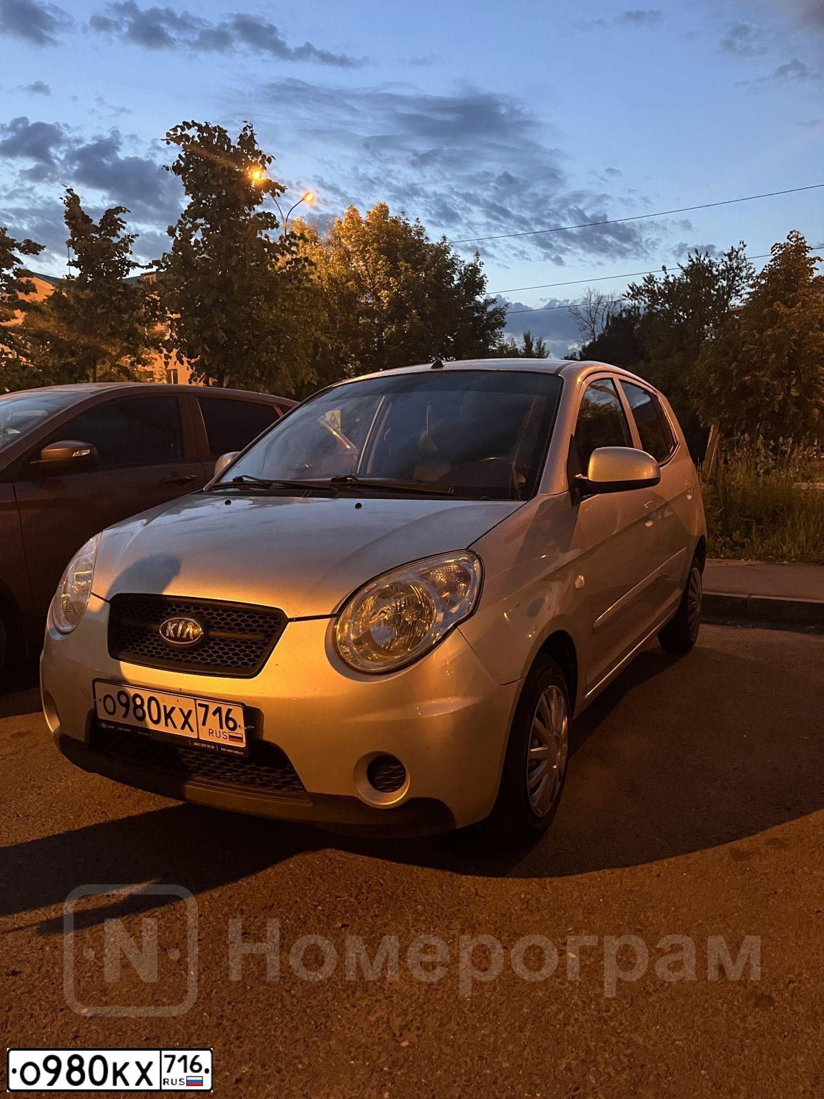 Фото автомобиля KIA PICANTO / MORNING, 2010 — госномер В100МХ116. Цвет: Серебристый