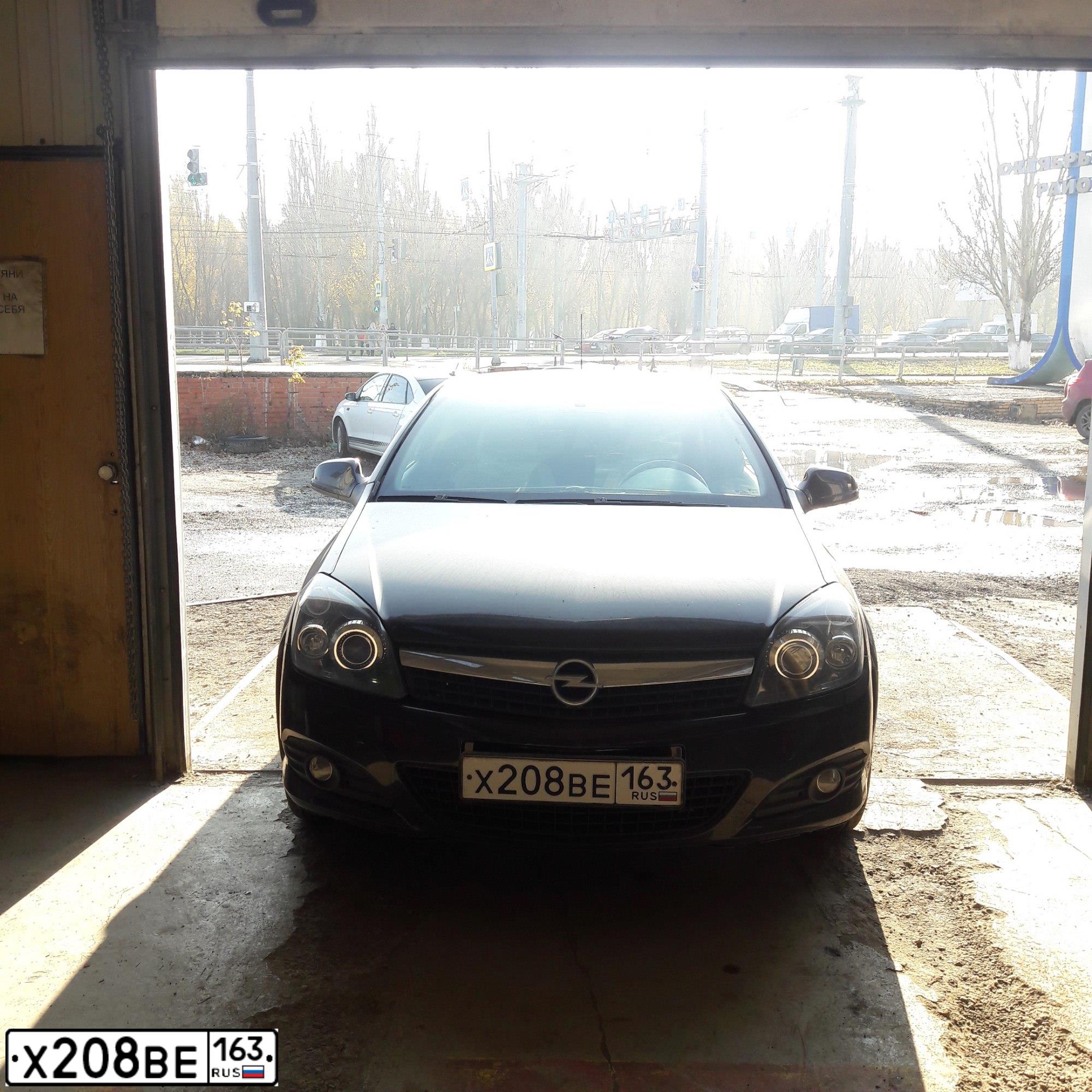 Фото автомобиля OPEL ASTRA, 2010 — госномер К666ОН63. Цвет: ЧЕРНЫЙ