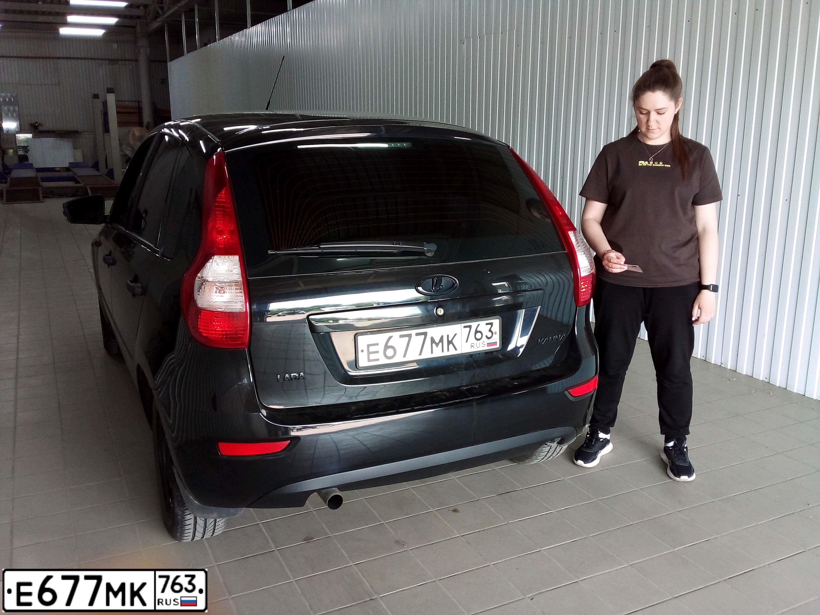Фото автомобиля LADA 2192 KALINA, 2014 — госномер Е677МК763. Цвет: ЧЕРНЫЙ