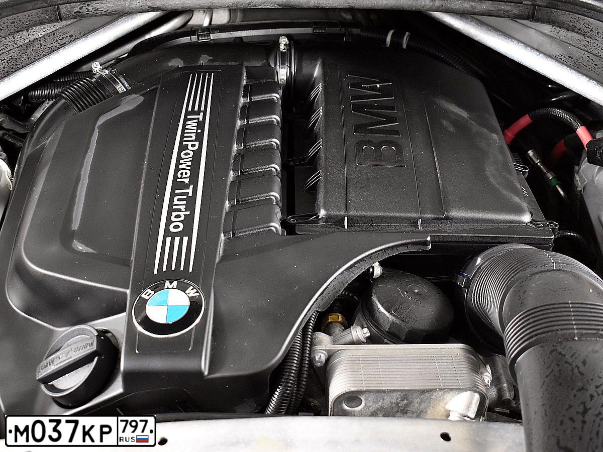 Фото автомобиля BMW X5, 2014 — госномер М037КР797. Цвет: Белый