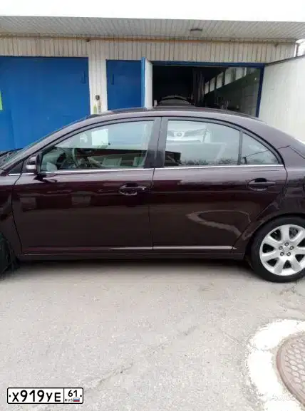 Фото автомобиля TOYOTA AVENSIS, 2007 — госномер А876ТН161. Цвет: ТЕМНО-БОРДОВЫЙ