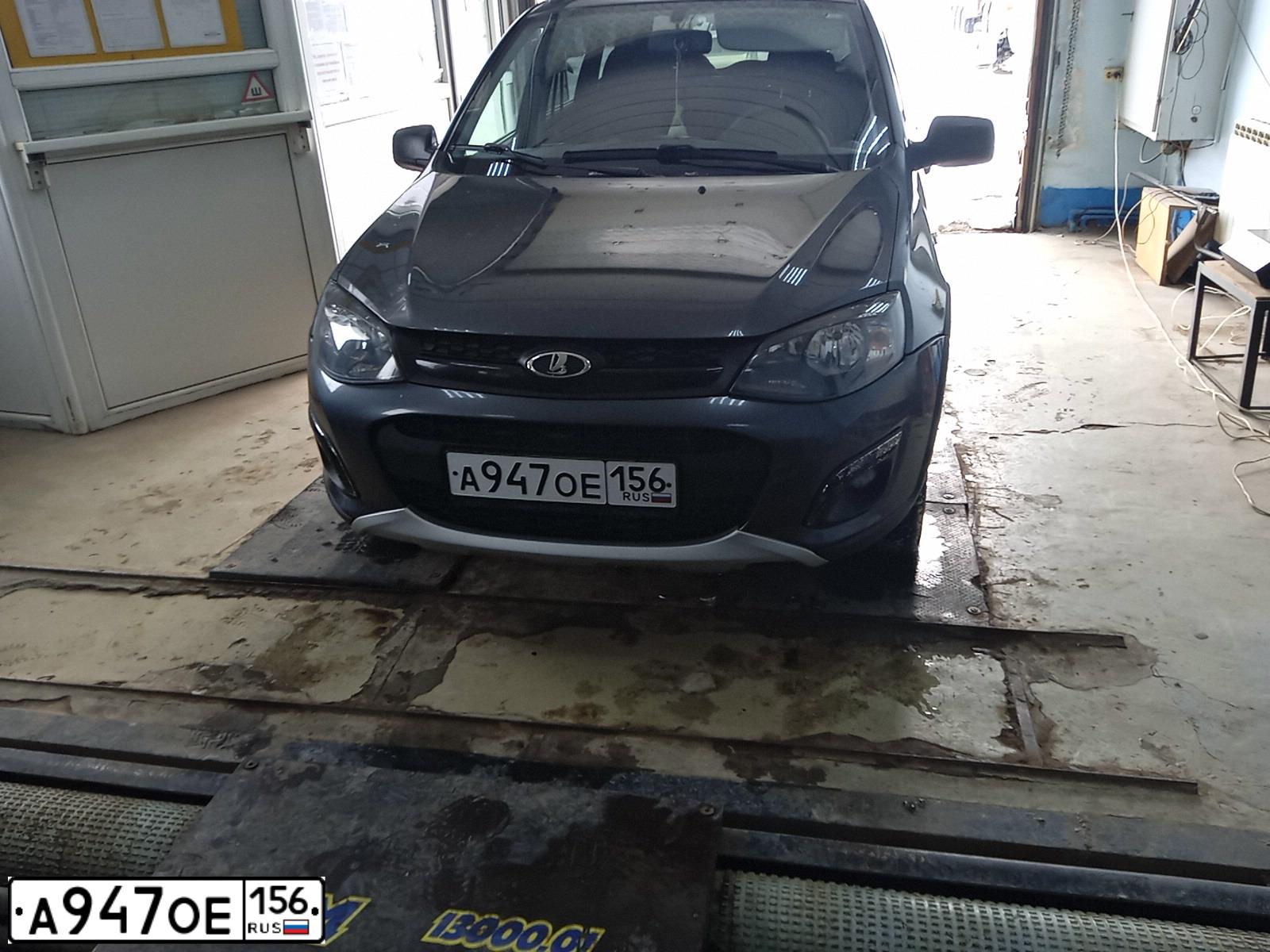 Фото автомобиля LADA 2194 KALINA, 2017 — госномер Е720МО116. Цвет: серебристо-темно-серый