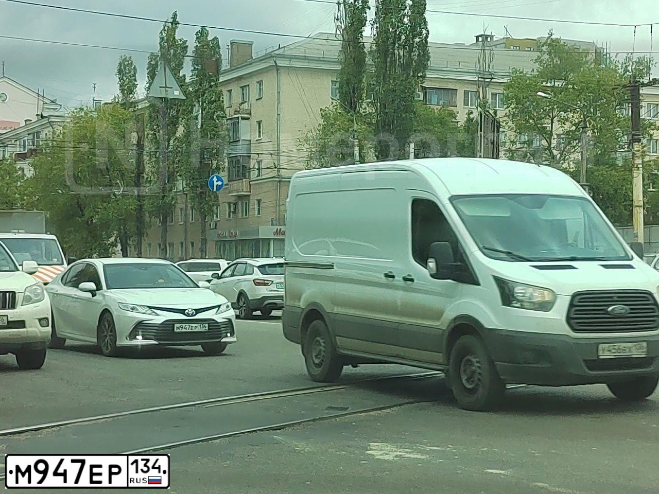 Фото автомобиля AUDI 80, 1989 — госномер А012УА147. Цвет: Темно-синий