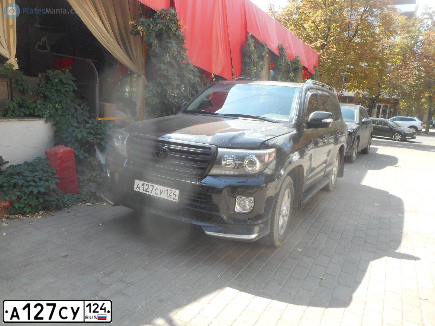 Фото автомобиля TOYOTA LANDCRUISER 200, 2008 — госномер А127СУ124. Цвет: ЧЕРНЫЙ