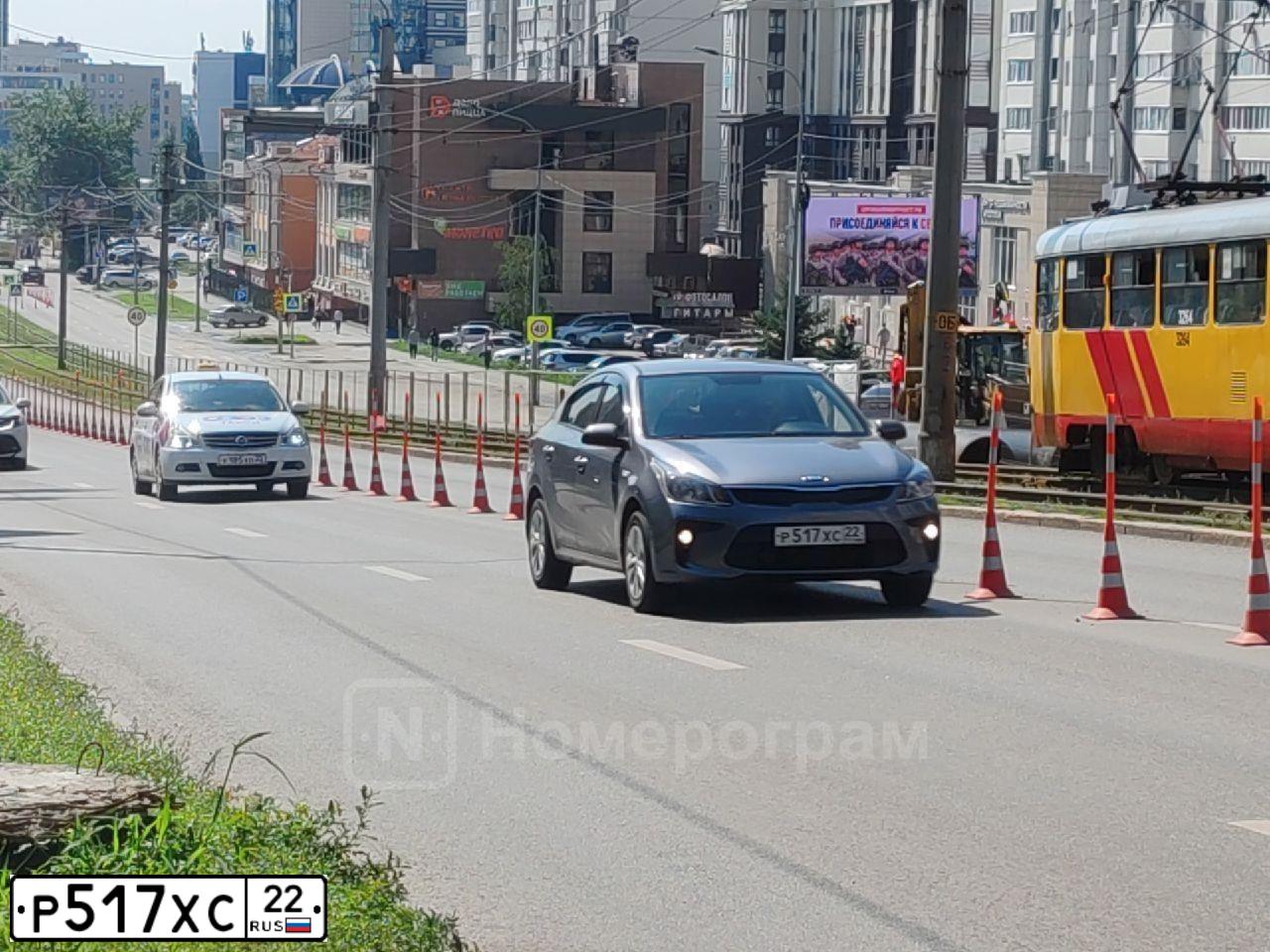 Фото автомобиля AUDI A4, 1999 — госномер М376КН13. Цвет: синий