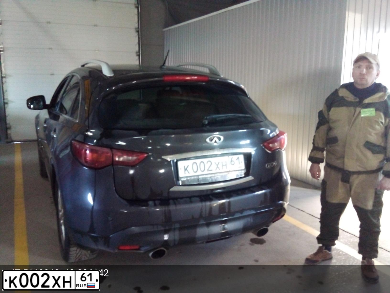 Фото автомобиля INFINITI QX70 /FX/, 2015 — госномер Р517СК154. Цвет: Коричневый