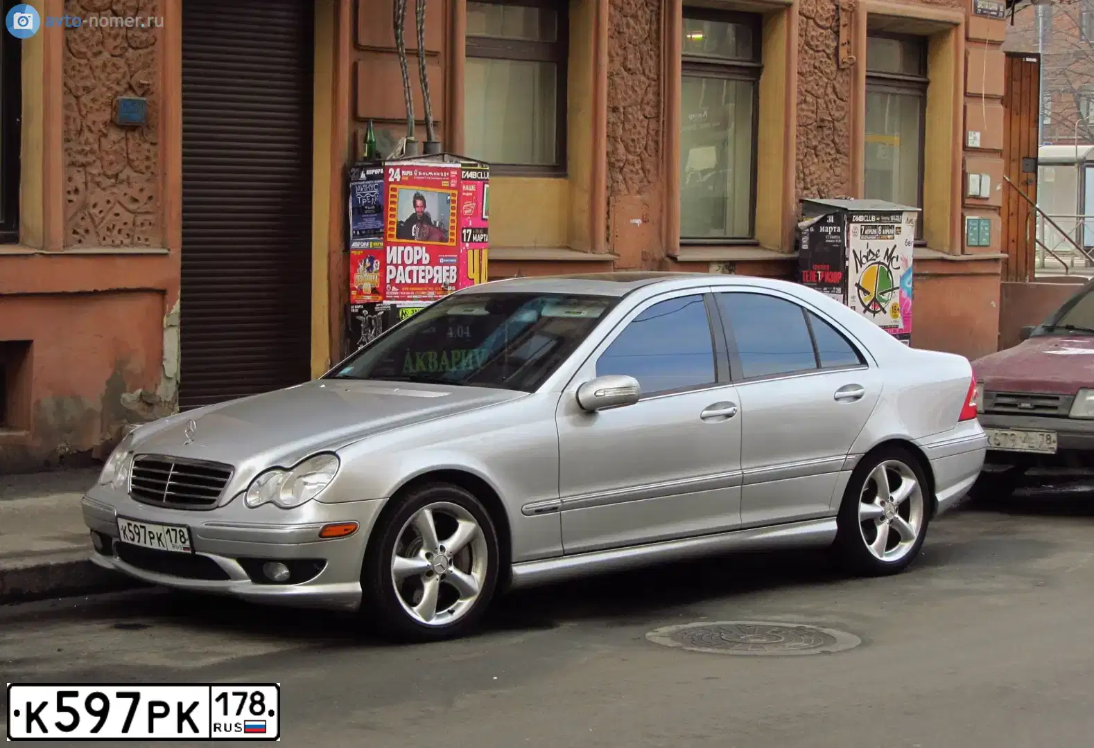 Фото автомобиля MERCEDES C-KLASSE, 2005 — госномер К597РК178. Цвет: СЕРЕБРИСТЫЙ
