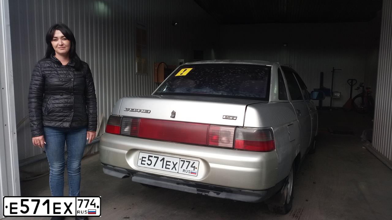 Фото автомобиля LADA 2110 LADA, 2001 — госномер Е571ЕХ774. Цвет: Серебристый