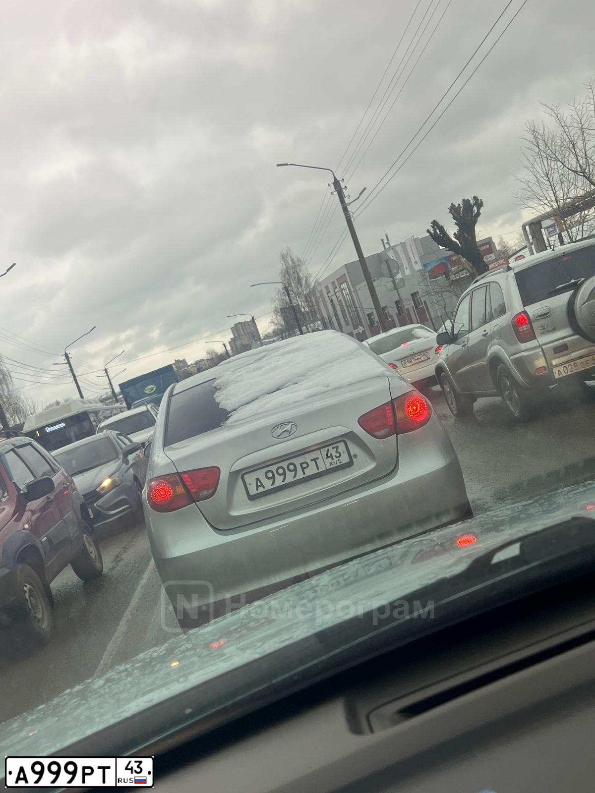 Фото автомобиля LADA 2112, 2003 — госномер У972УМ43. Цвет: Темно-зеленый