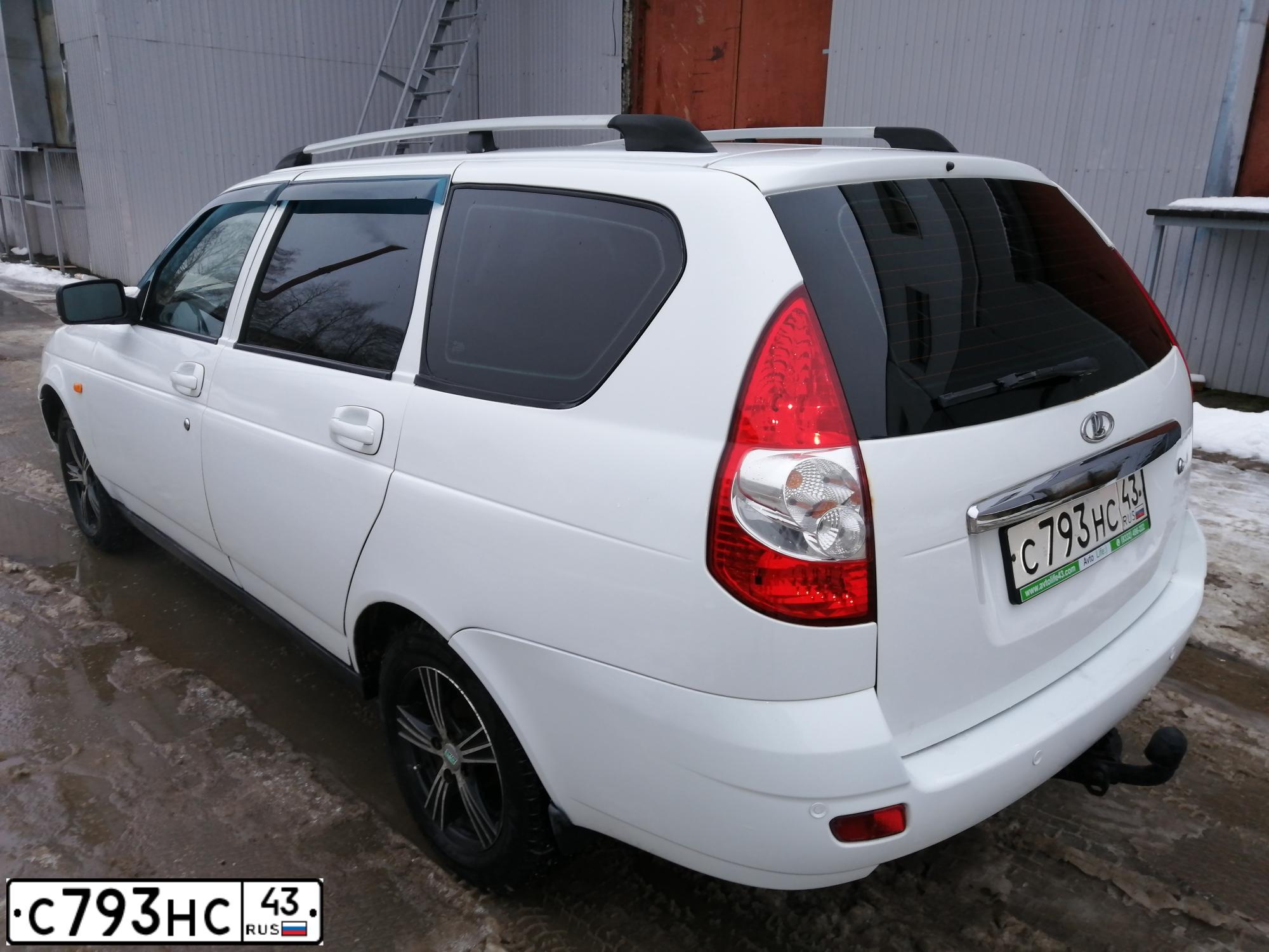 Фото автомобиля LADA 2171 PRIORA, 2011 — госномер О506НР29. Цвет: Белый