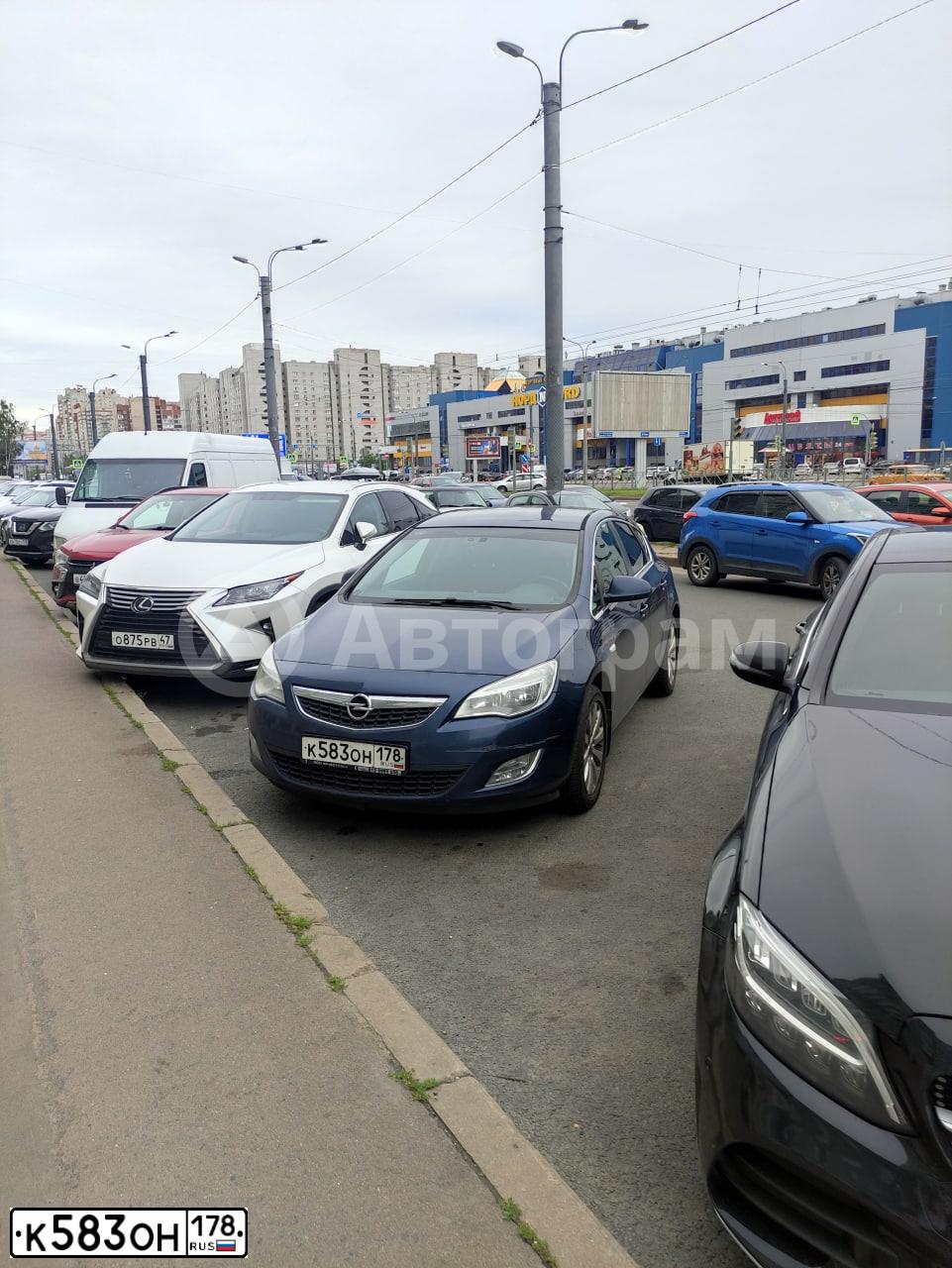 Фото автомобиля OPEL ASTRA, 2011 — госномер К583ОН178. Цвет: СИНИЙ МЕТАЛЛИК