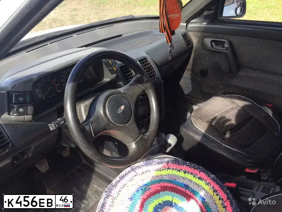 Фото автомобиля LADA 2110, 1999 — госномер Е236КМ46. Цвет: ЯРКО-БЕЛЫЙ