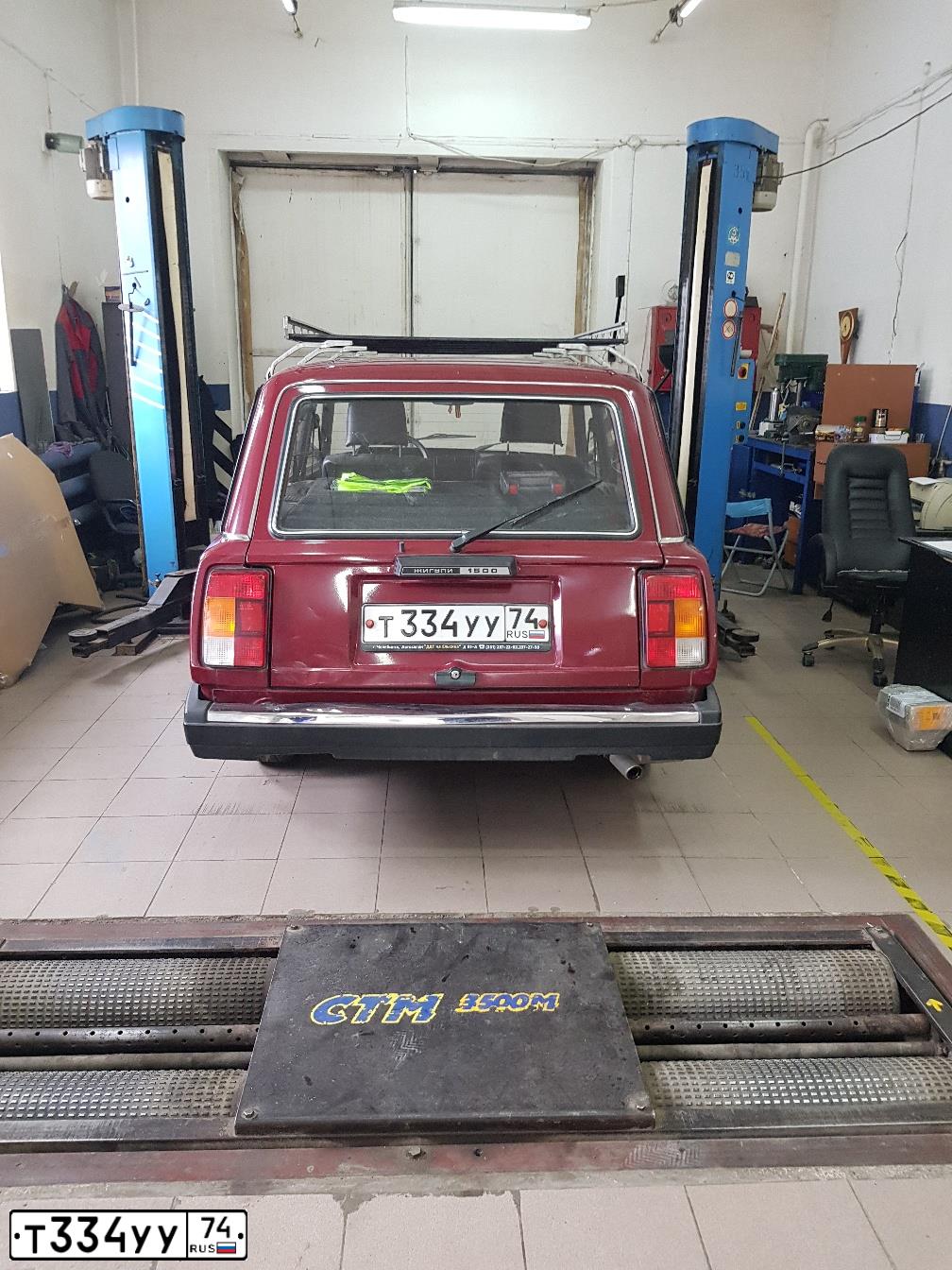 Фото автомобиля LADA 2104, 2006 — госномер Т334УУ74. Цвет: Красный