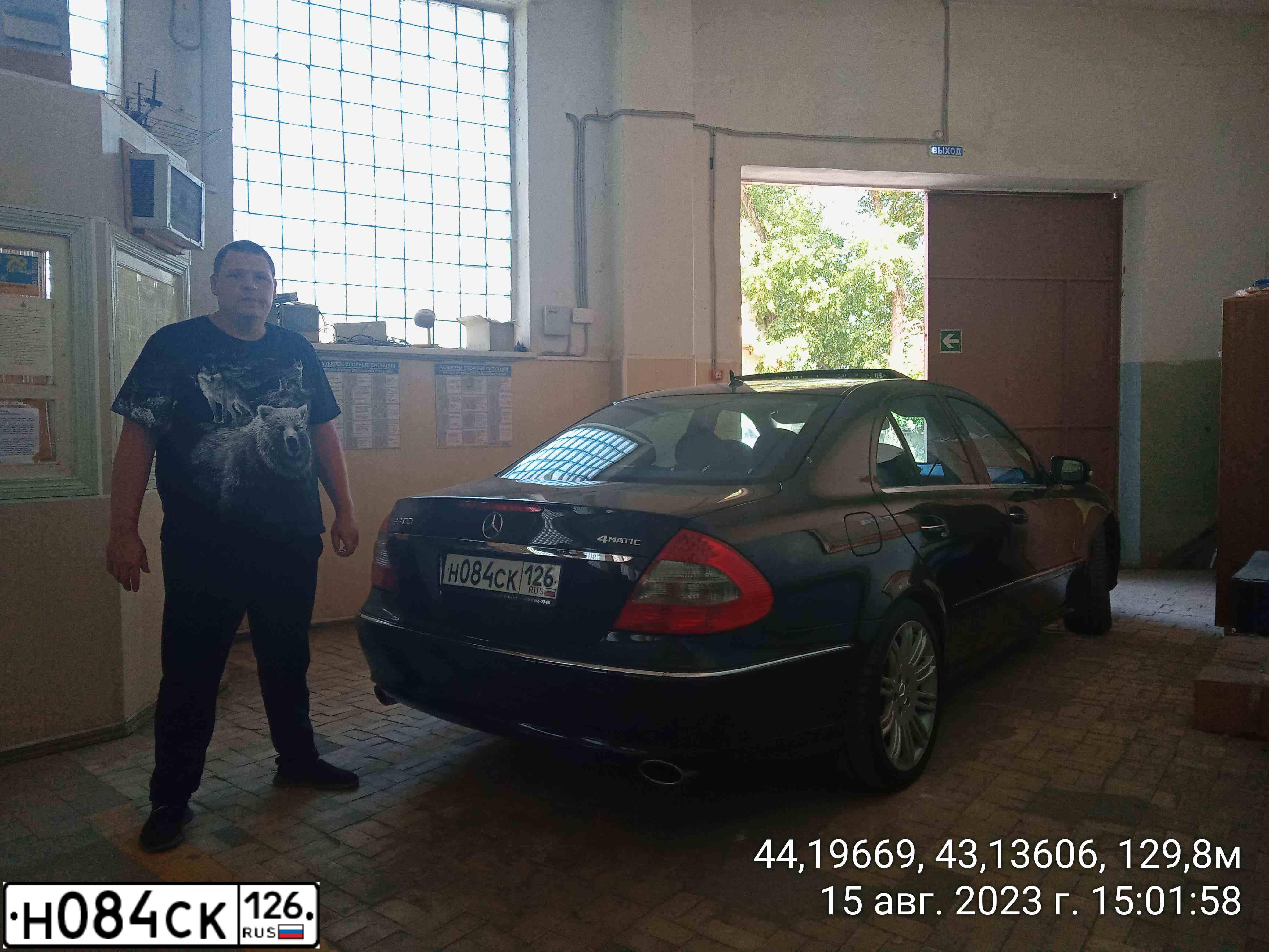 Фото автомобиля MERCEDES E-KLASSE, 2008 — госномер К600НТ199. Цвет: ЧЕРНЫЙ