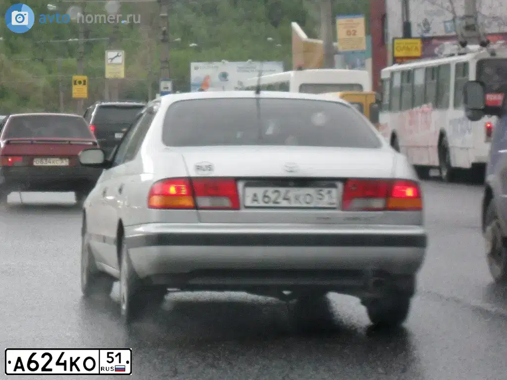 Фото автомобиля TOYOTA CARINA, 1998 — госномер А624КО51. Цвет: СЕРЕБРИСТЫЙ