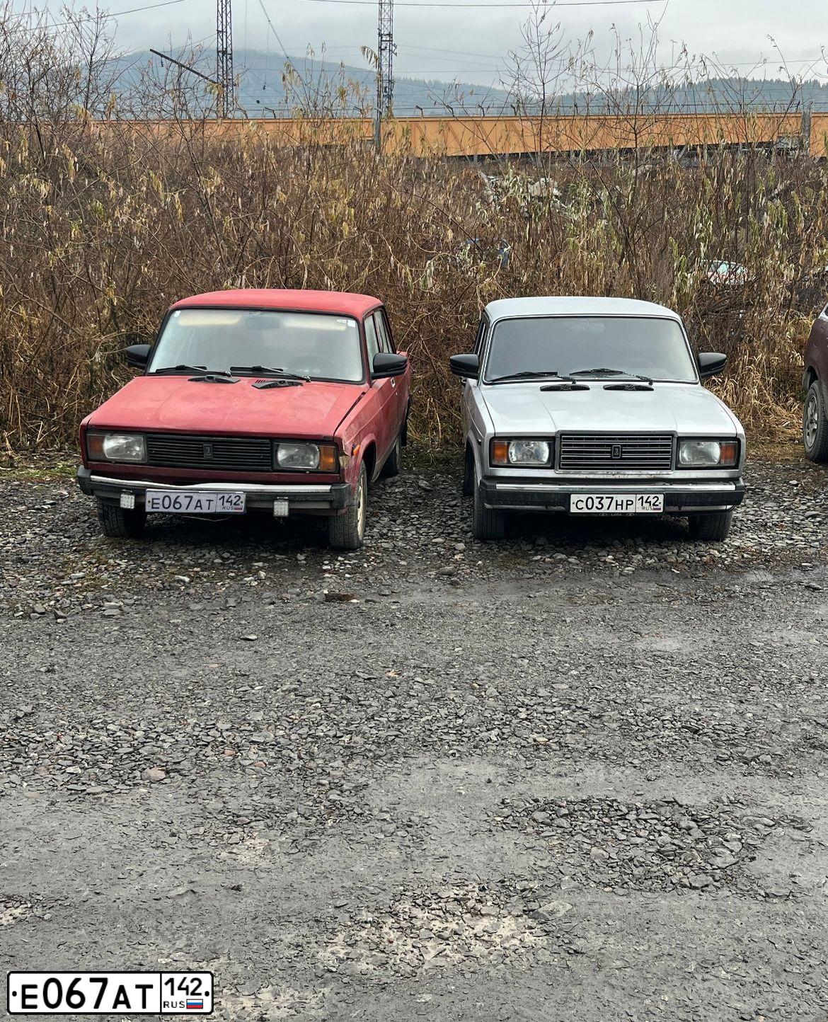 Фото автомобиля LADA 2105, 1996 — госномер Е067АТ142. Цвет: ВИШНЕВЫЙ