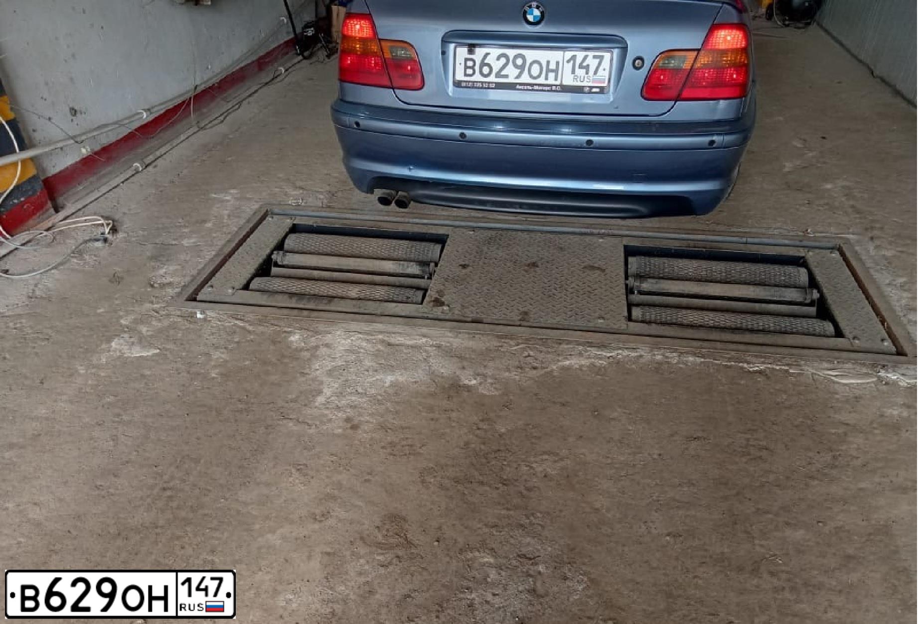 Фото автомобиля BMW SERIE 3, 2003 — госномер В629ОН147. Цвет: голубой