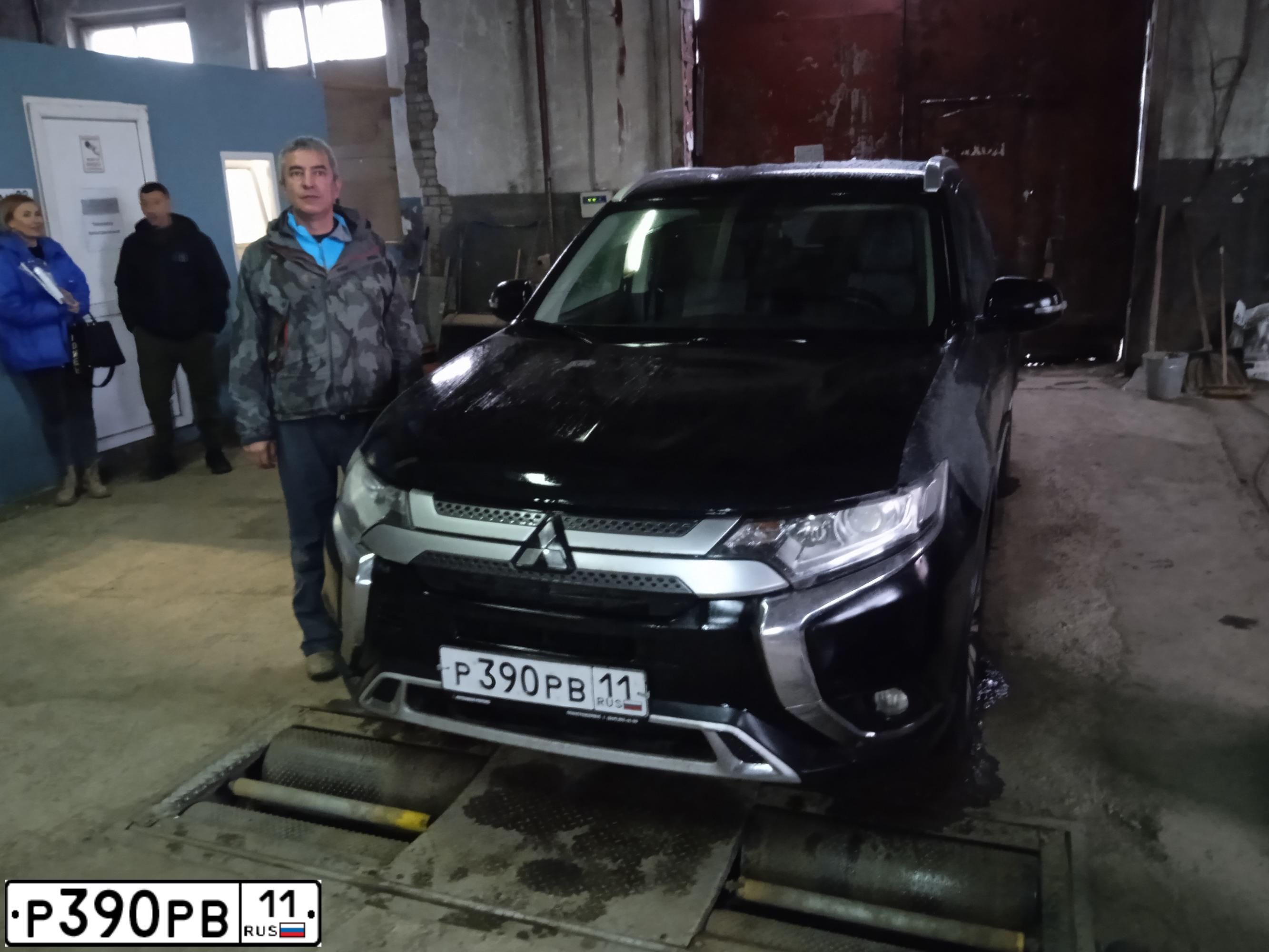 Фото автомобиля MITSUBISHI OUTLANDER, 2019 — госномер О487ЕМ702