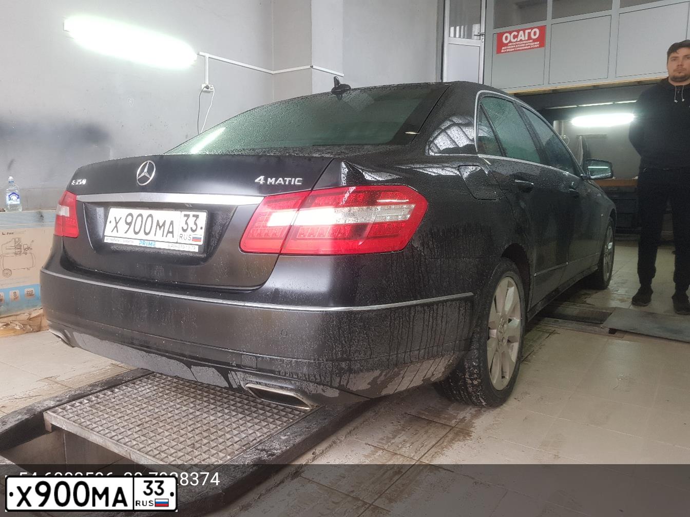 Фото автомобиля MERCEDES E-KLASSE, 2011 — госномер У616ТУ62. Цвет: ЧЕРНЫЙ