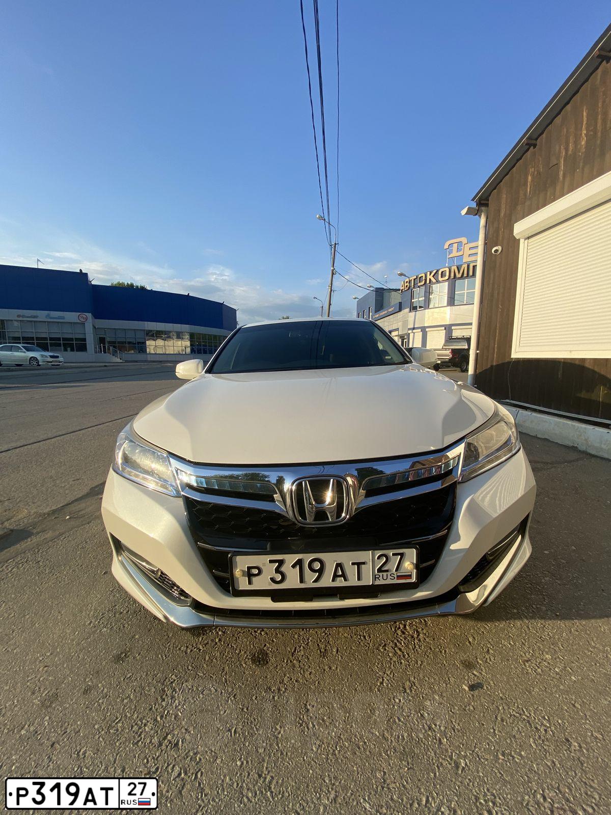Фото автомобиля HONDA ACCORD HYBRID HONDA ACCORD HYBRID, 2014 — госномер Х476НА03. Цвет: Белый