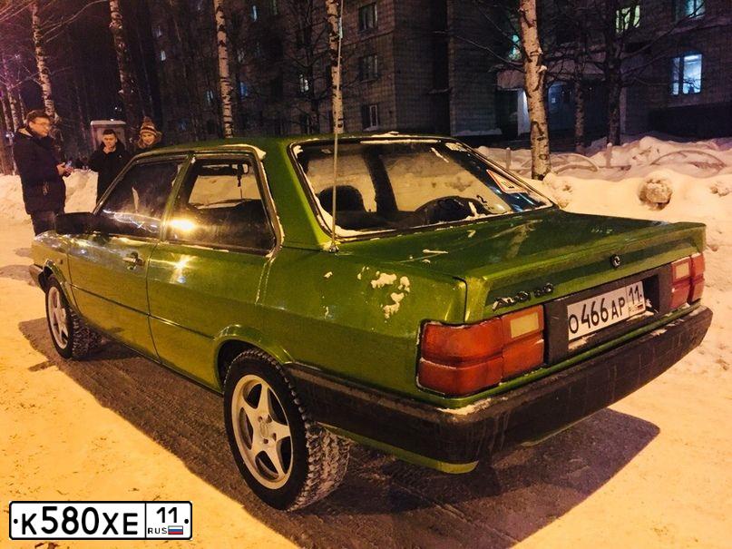 Фото автомобиля VOLKSWAGEN SHARAN, 2000 — госномер К580ХЕ11. Цвет: СВЕТЛО-СЕРЫЙ