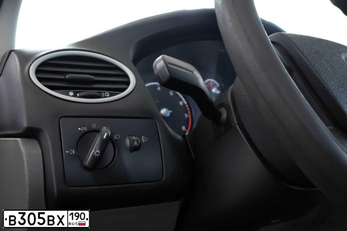 Фото автомобиля FORD FOCUS, 2010 — госномер В768ТТ790. Цвет: Темно-синий