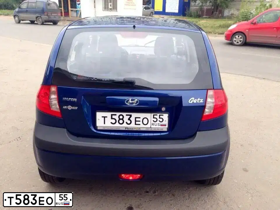 Фото автомобиля HYUNDAI GETZ, 2006 — госномер У033ЕМ55. Цвет: синий