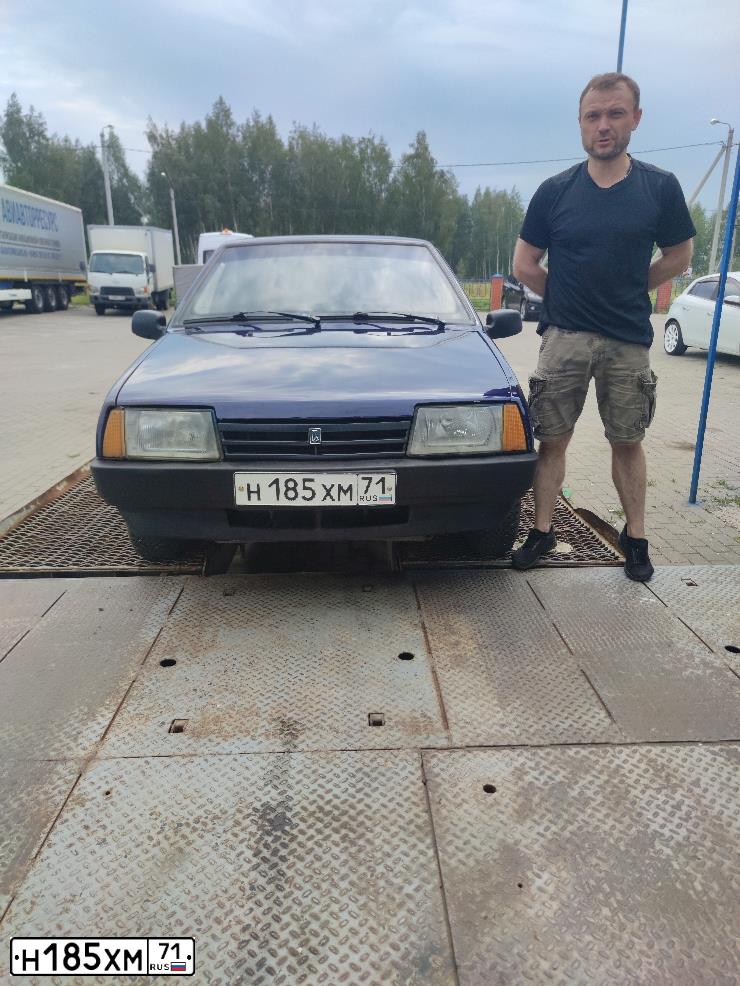 Фото автомобиля LADA 2109 SAMARA, 2003 — госномер Н185ХМ71. Цвет: СЕРЕБРИСТЫЙ ЯРКО-СИНИЙ