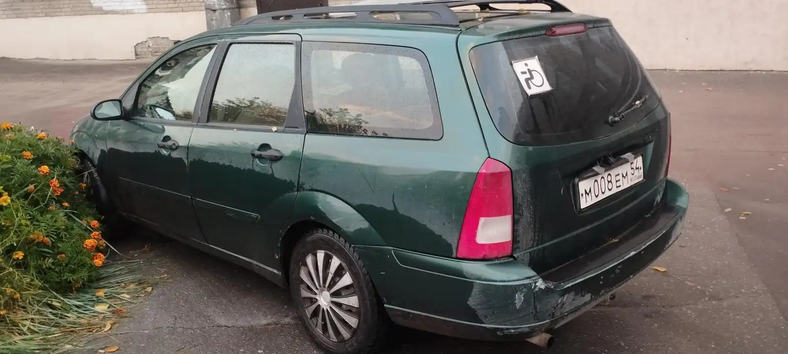 Фото автомобиля CHEVROLET T CAPTIVA, 2008 — госномер М008ЕМ54. Цвет: БЕЖЕВО-СЕРЫЙ