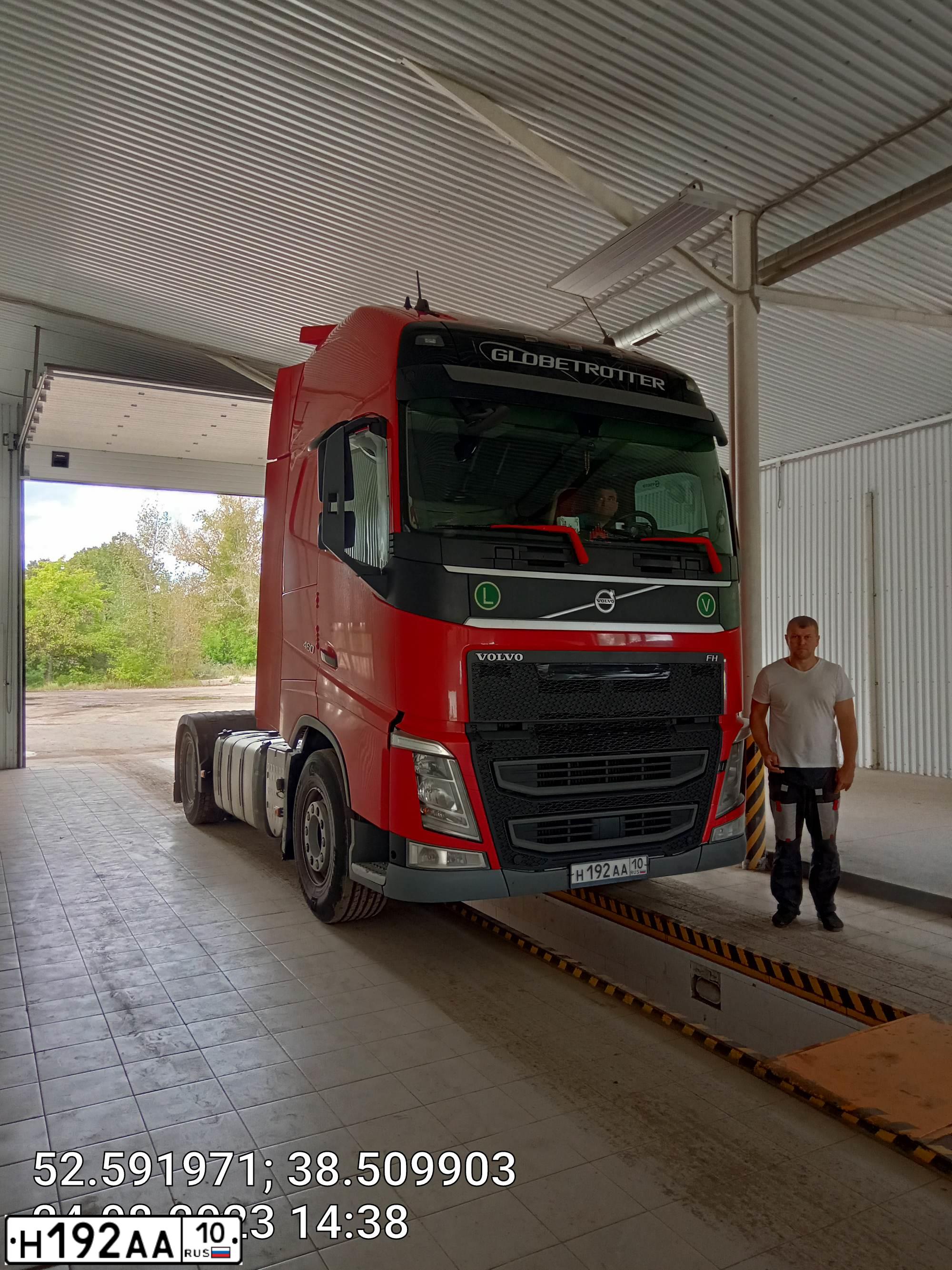 Фото автомобиля VOLVO O SERIE FH 4X2, 2019 — госномер Н192АА10. Цвет: КРАСНЫЙ