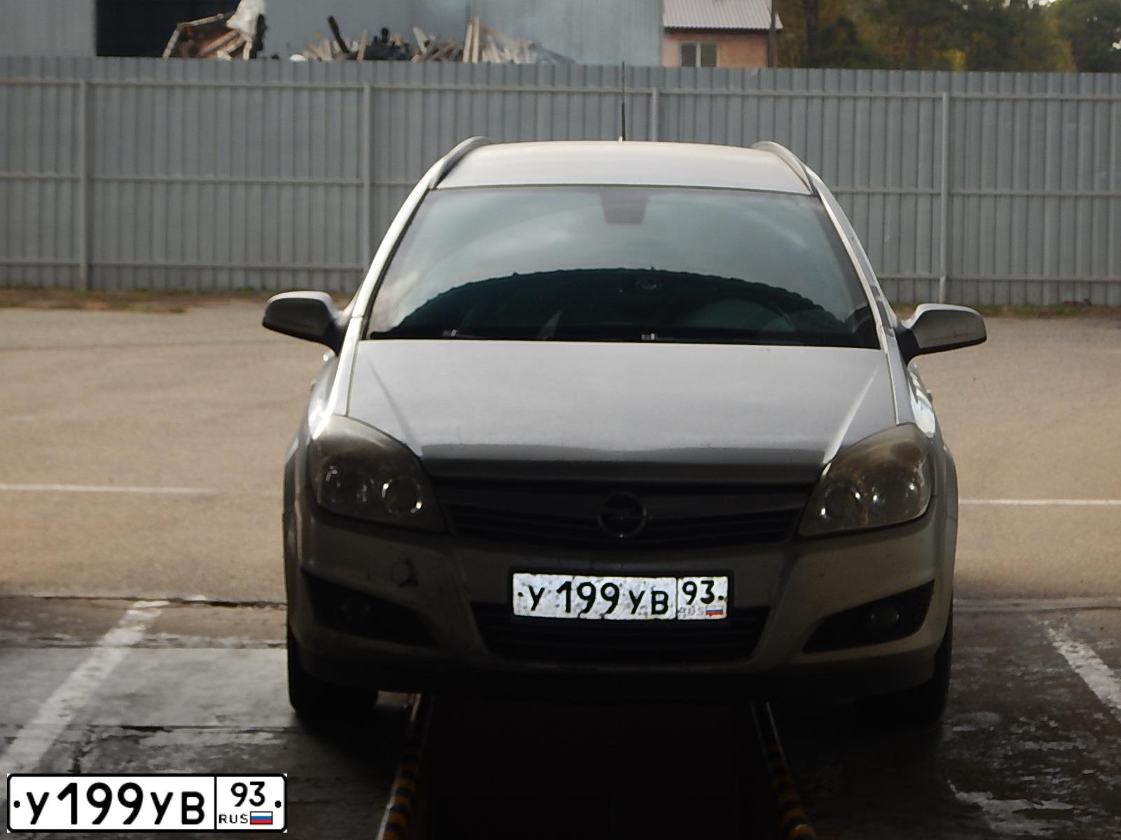 Фото автомобиля OPEL ASTRA, 2007 — госномер У199УВ93. Цвет: СЕРЕБРИСТЫЙ