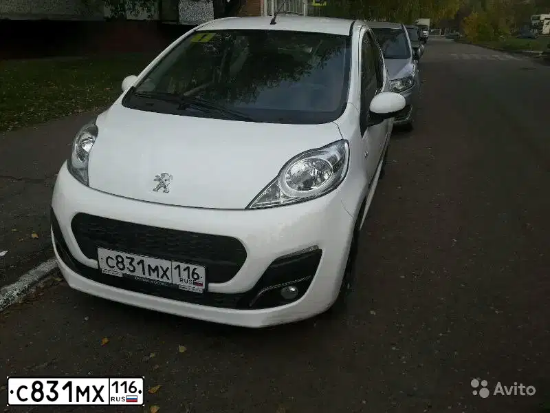 Фото автомобиля PEUGEOT 107, 2012 — госномер А333КО716. Цвет: Белый