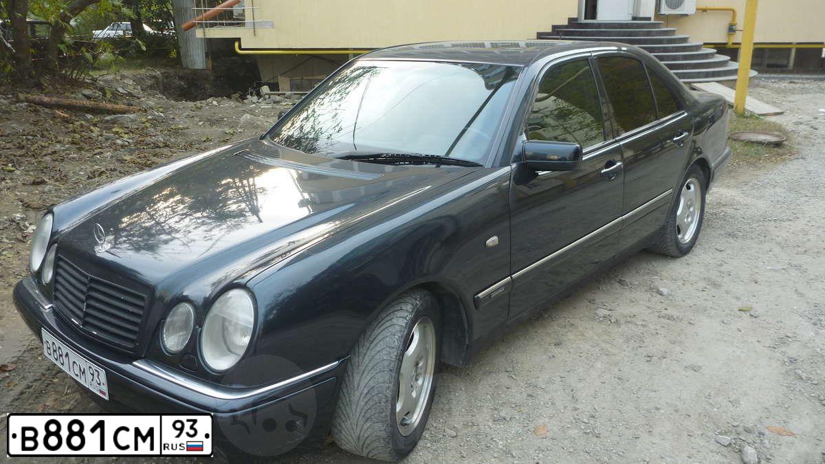 Фото автомобиля MERCEDES E-KLASSE, 1997 — госномер О726ЕВ05. Цвет: ТЕМНО-СИНИЙ