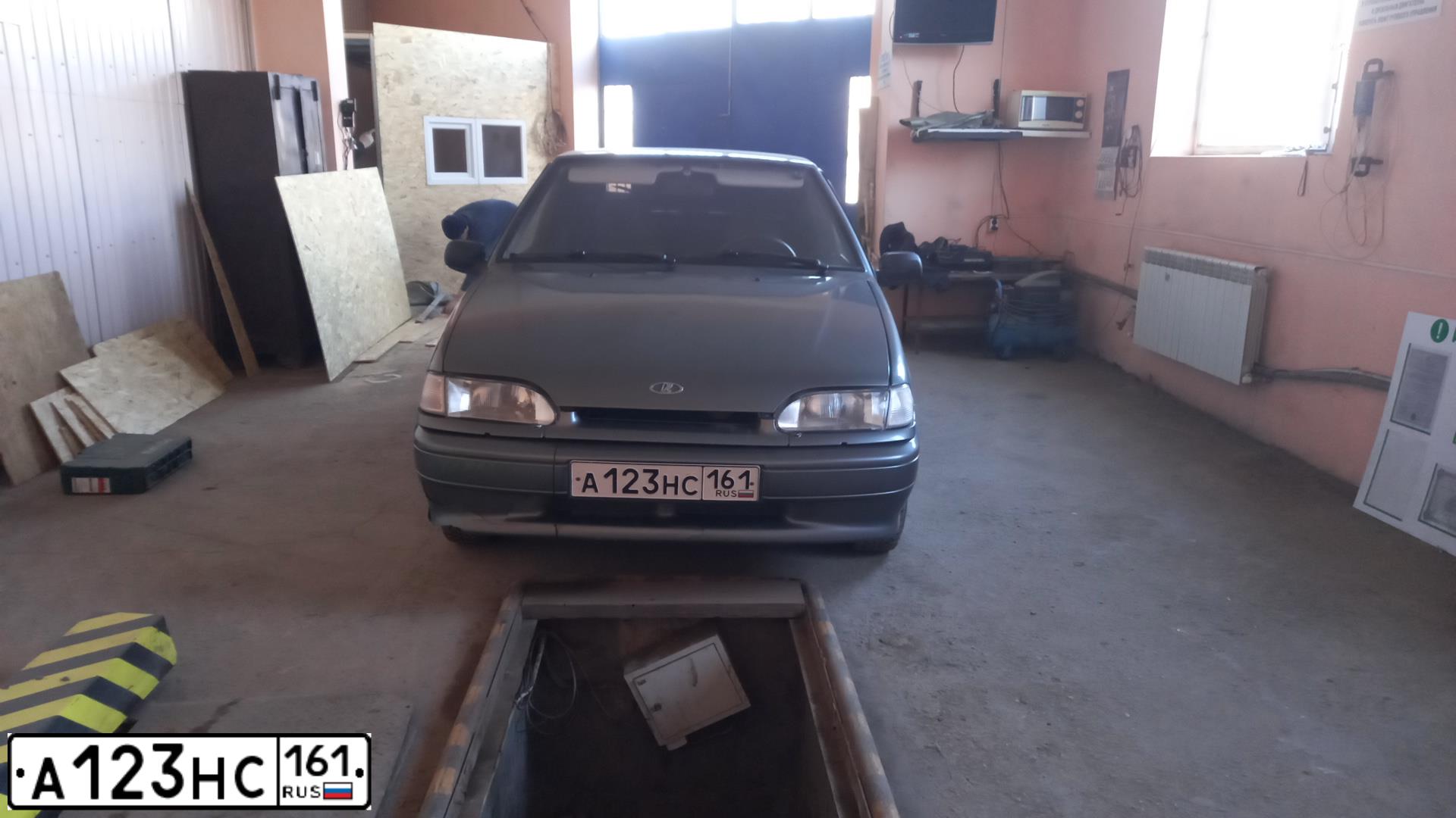 Фото автомобиля LADA 2114 SAMARA, 2010 — госномер А123НС161. Цвет: ЗЕЛЕНЫЙ