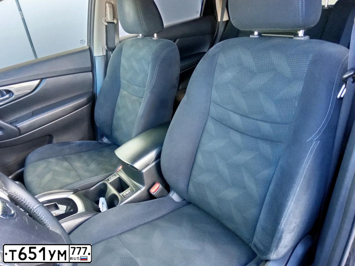 Фото автомобиля NISSAN X-TRAIL, 2019 — госномер Т585СК799. Цвет: ЧЕРНЫЙ