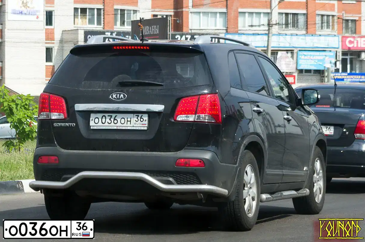 Фото автомобиля KIA SORENTO, 2011 — госномер О036ОН36. Цвет: ЧЕРНЫЙ