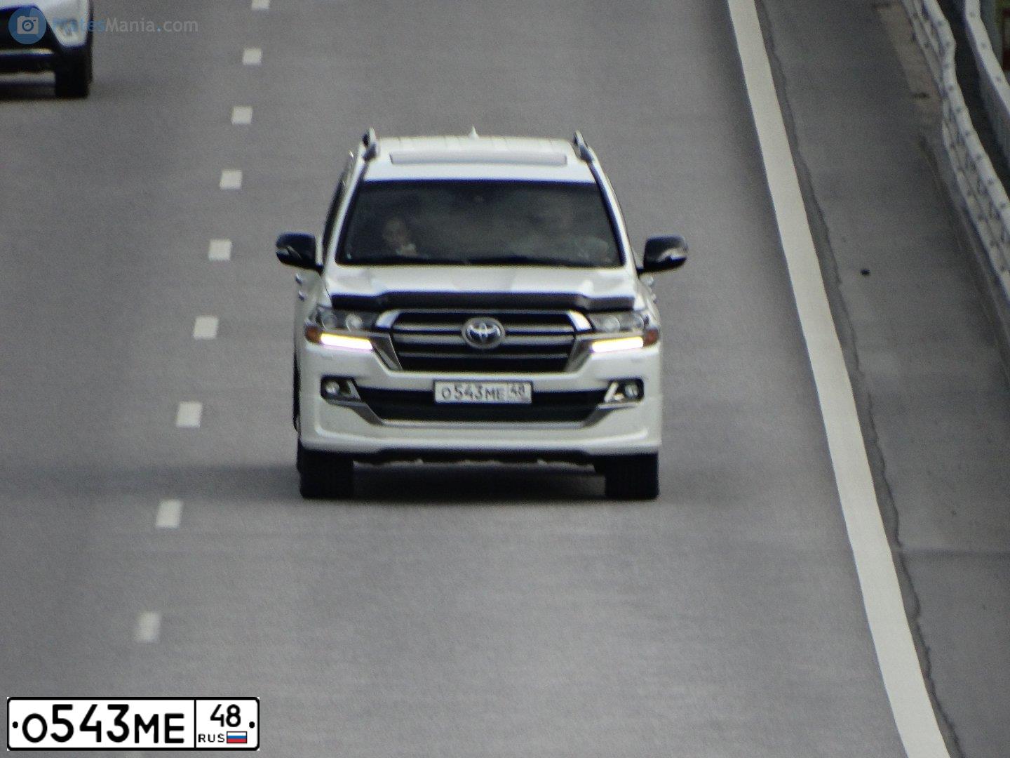 Фото автомобиля TOYOTA LANDCRUISER 200, 2019 — госномер О543МЕ48. Цвет: БЕЛЫЙ