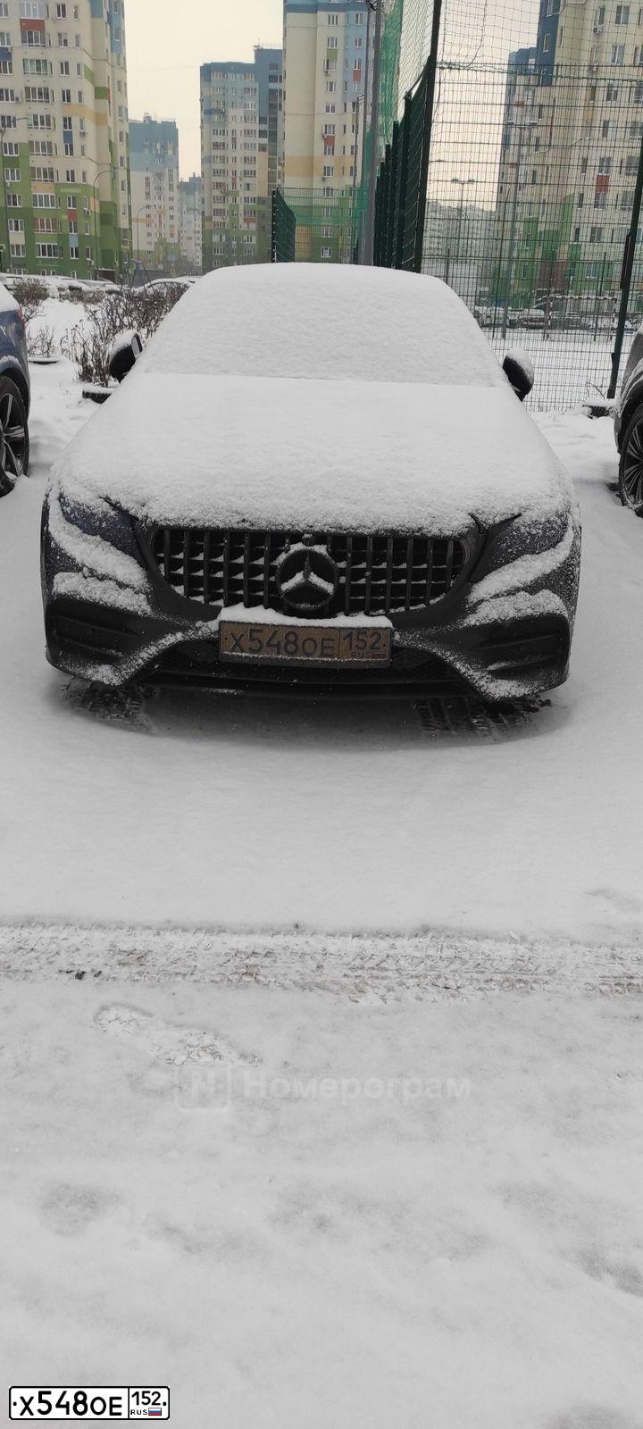 Фото автомобиля MERCEDES E-KLASSE, 2017 — госномер Х548ОЕ152. Цвет: синий