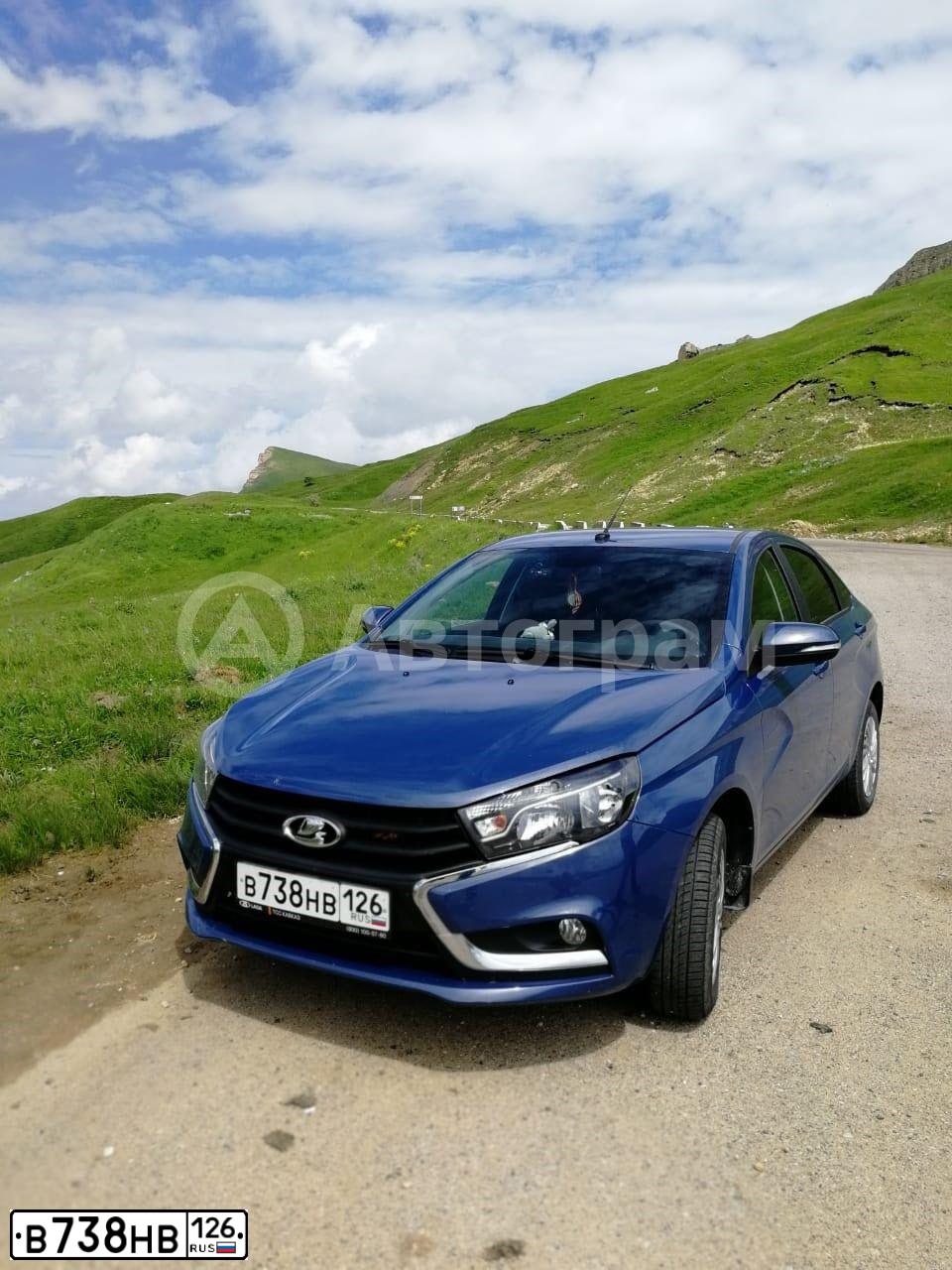 Фото автомобиля LADA VESTA, 2017 — госномер В738НВ126. Цвет: ТЕМНО-СИНИЙ