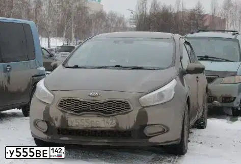 Фото автомобиля KIA CEE'D, 2014 — госномер У555ВЕ142. Цвет: Коричневый