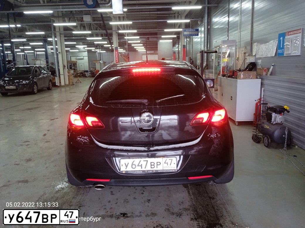Фото автомобиля OPEL ASTRA, 2011 — госномер В151ХМ147. Цвет: ЧЕРНЫЙ