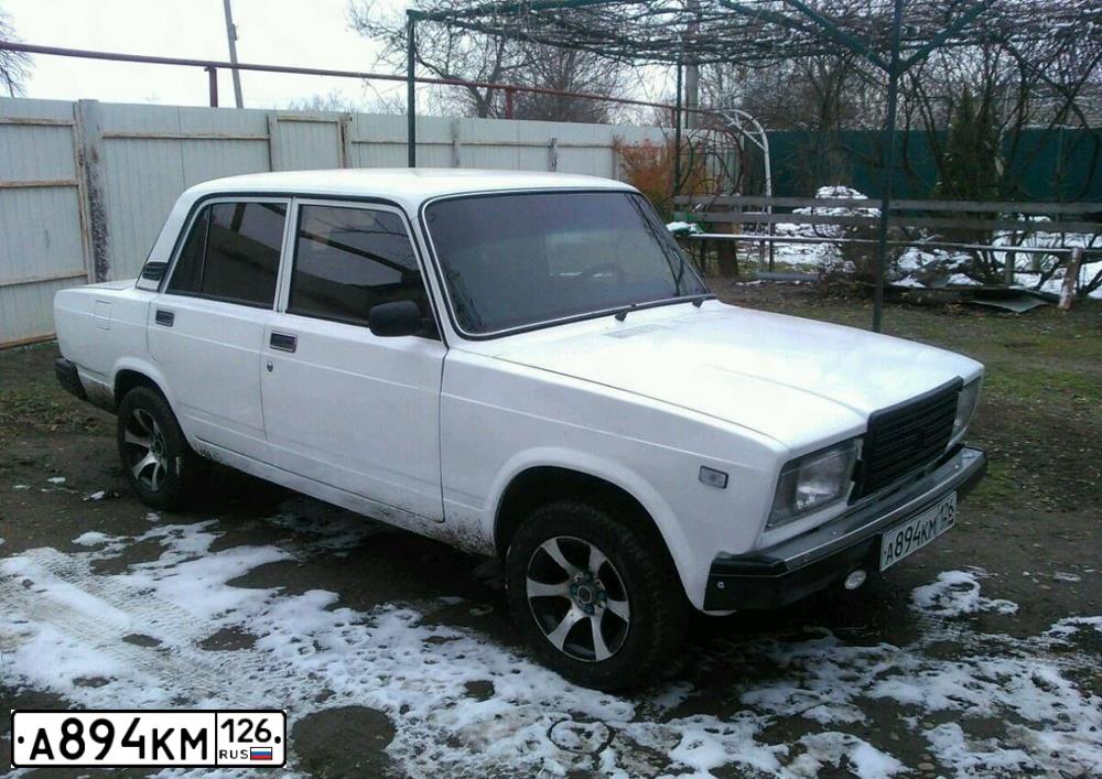 Фото автомобиля LADA 2107, 1996 — госномер А894КМ126. Цвет: Белый