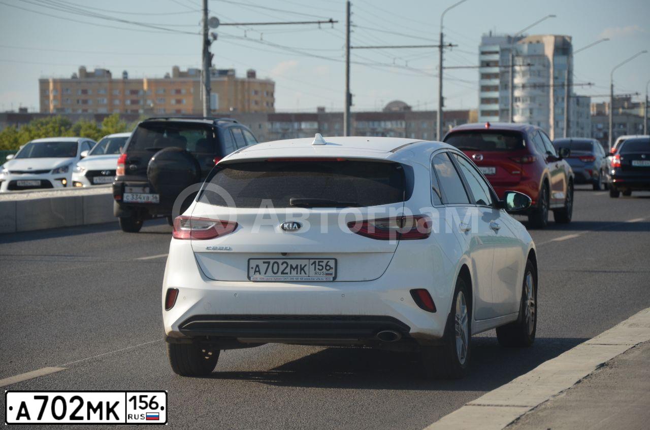 Фото автомобиля KIA CEE'D, 2020 — госномер А702МК156. Цвет: Белый
