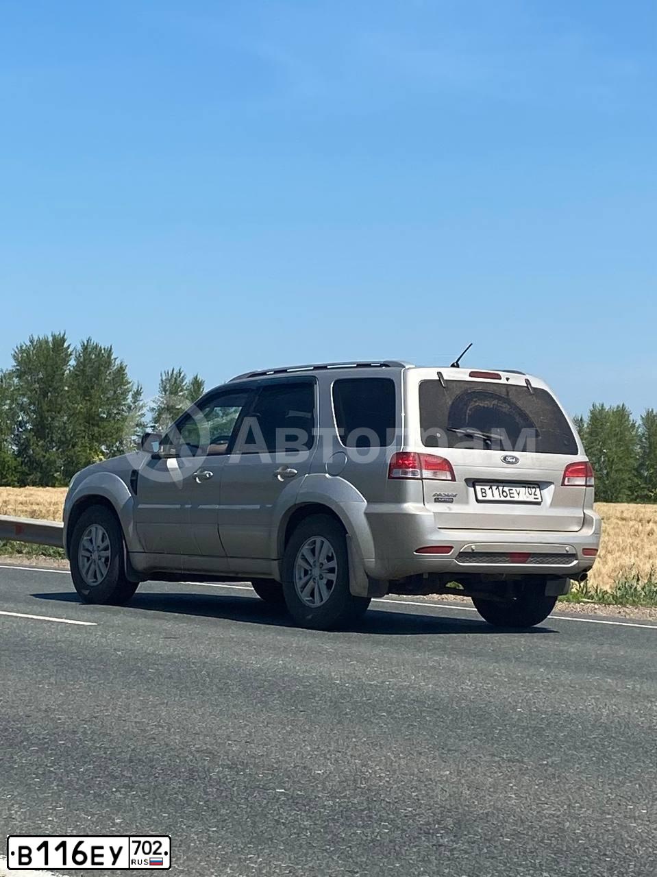Фото автомобиля FORD ESCAPE, 2008 — госномер Х090ЕХ56. Цвет: БЕЖЕВО-СЕРЫЙ